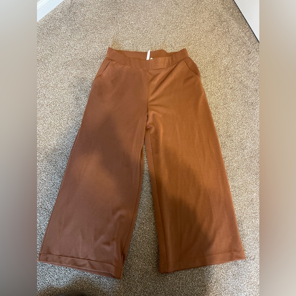 Burnt orange cropped gaucho pants